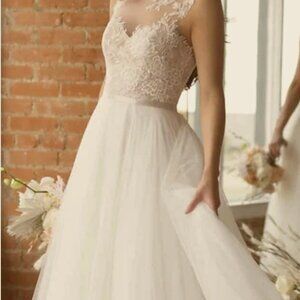 GALINA Size 12 Ivory Wedding Dress
